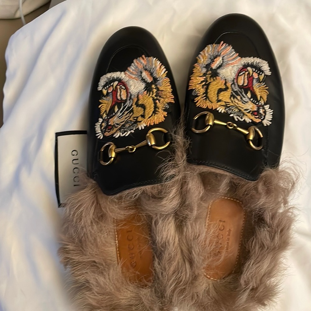 100% Authentic  Gucci sleeper